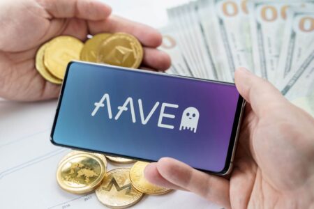 Aave V4架构革新：三大枢纽驱动借贷生态升级